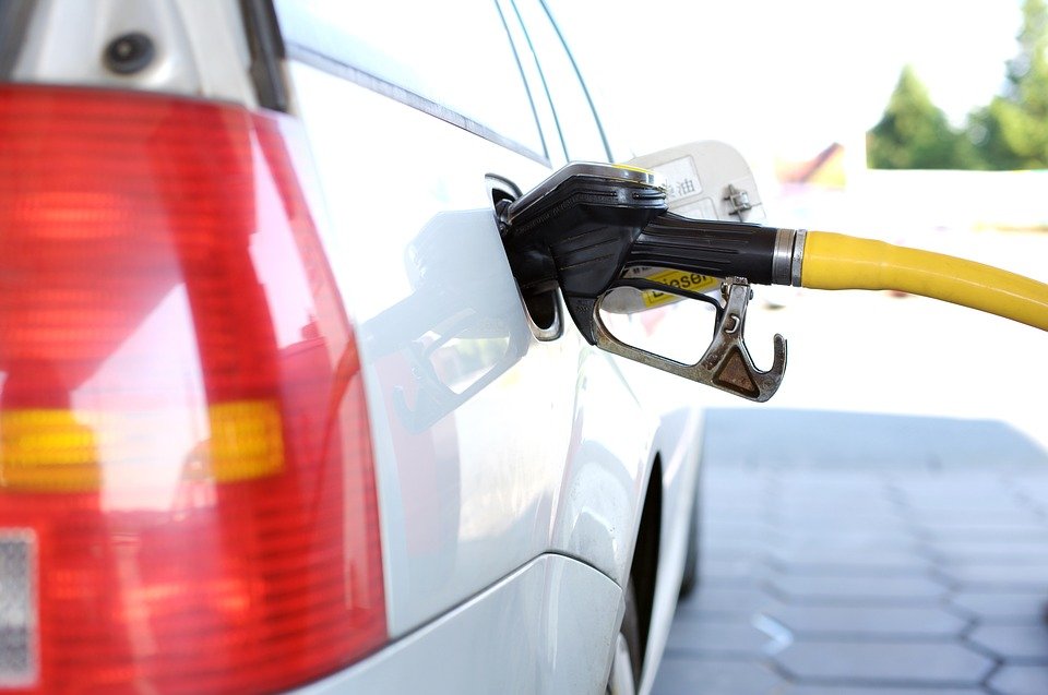 Бензин начнут продавать в рассрочку под 59 % годовых