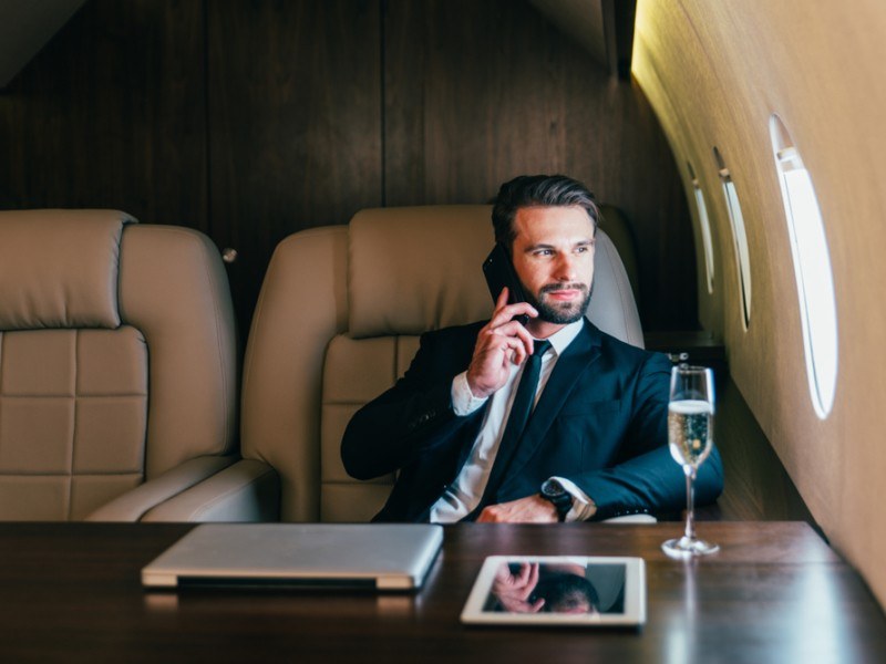 бизнесмен, самолет
