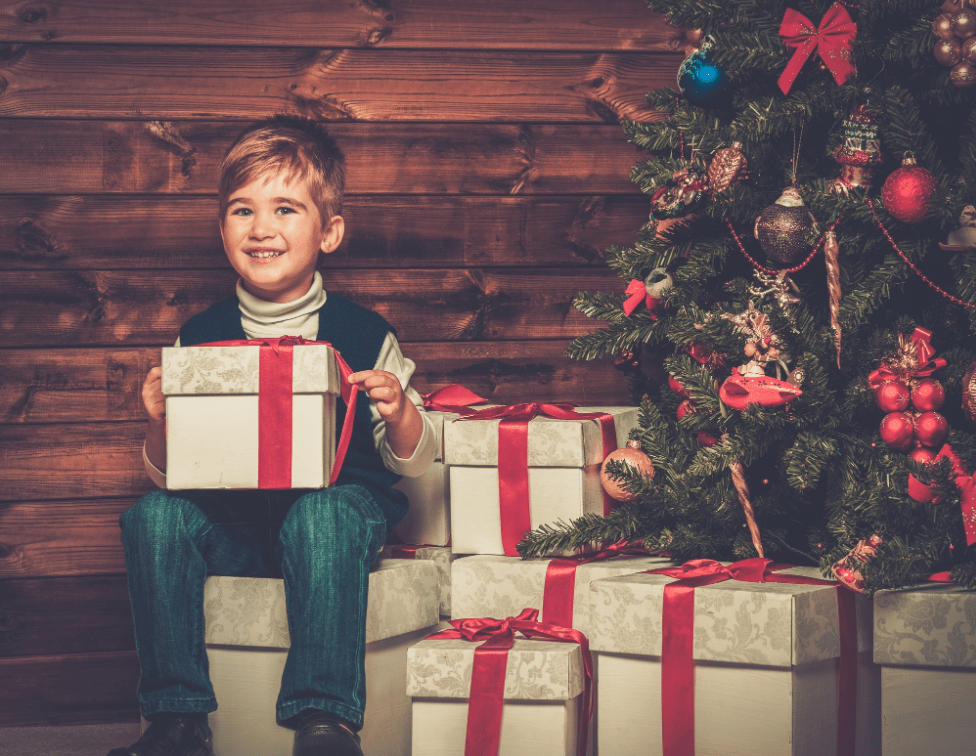 Названы регионы, где на Новый год детям подарят самые дорогие подарки