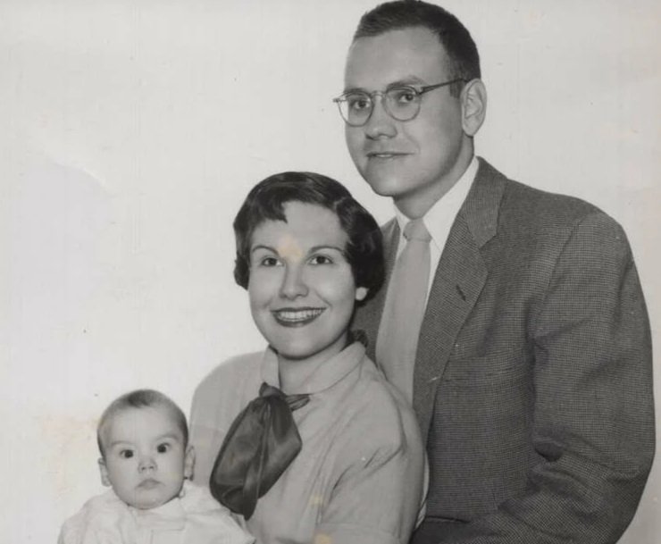 Молодой Баффет с женой Сьюзен и дочерью