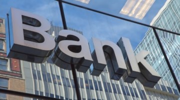 банки выдают кредиты