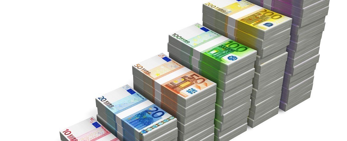 Курс евро снова превысил 90 рублей
