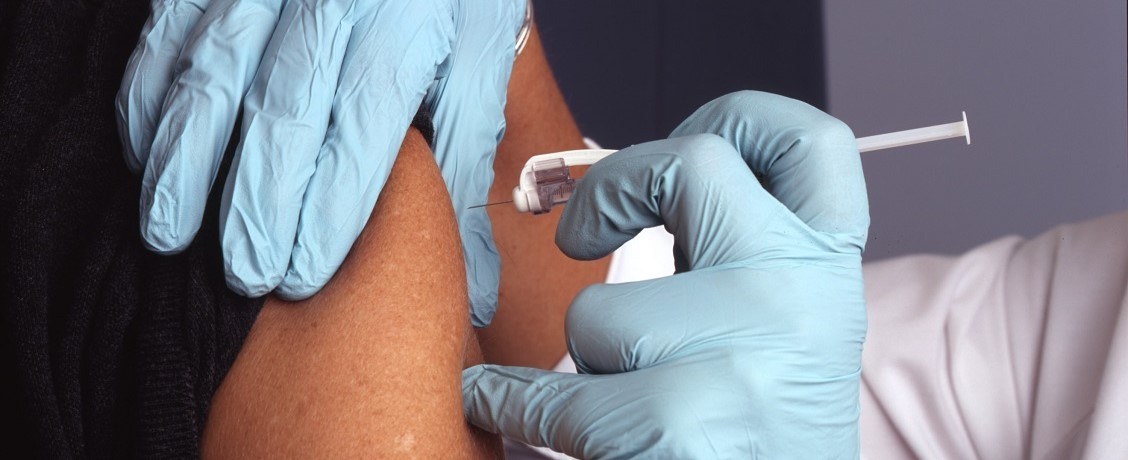 В Кремле не принято решение о тотальной вакцинации от коронавируса
