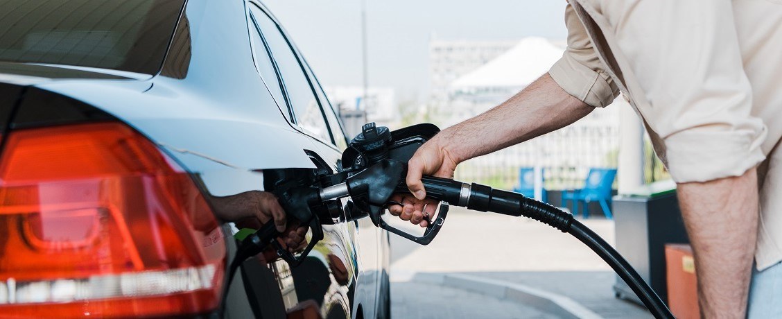 Власти отказались от госрегулирования цен на бензин и дизель