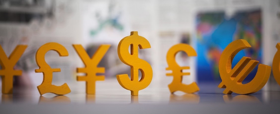 Российским банкам официально разрешат брать комиссии за вклады в иностранной валюте