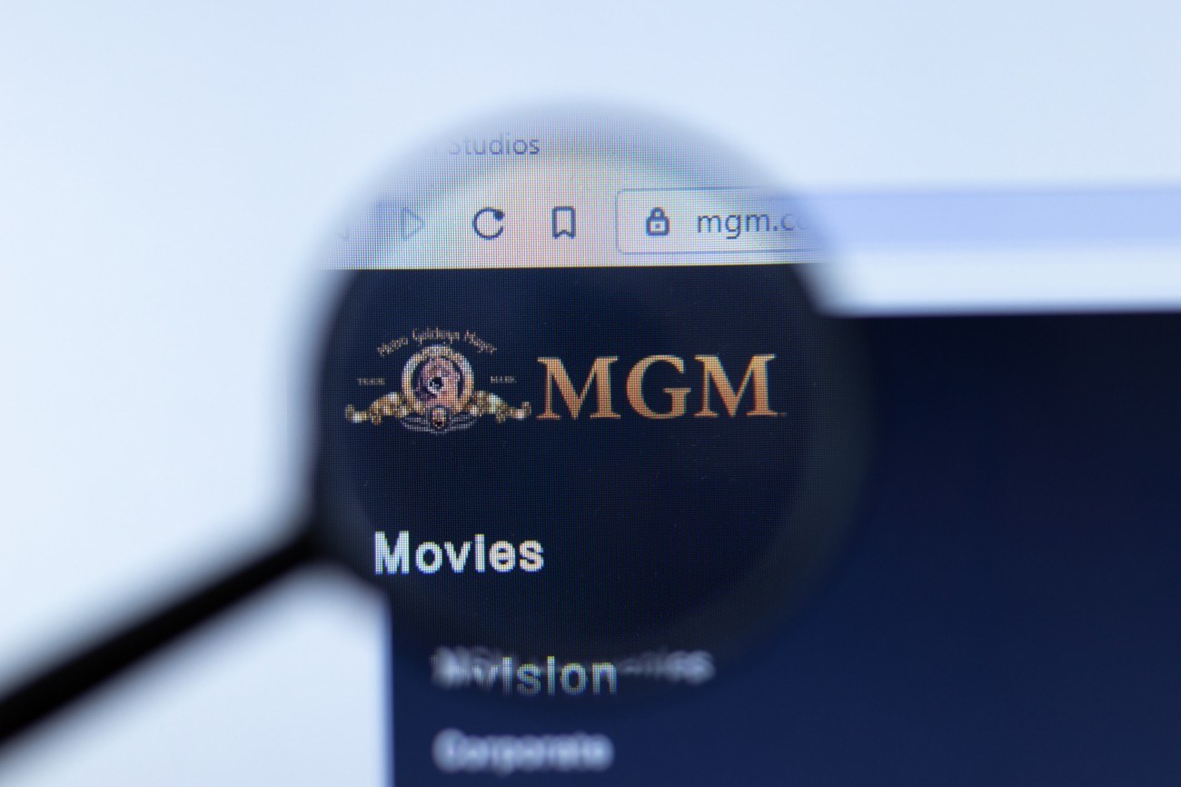Самый богатый человек в мире покупает голливудскую студию MGM за 8,45 млрд долларов