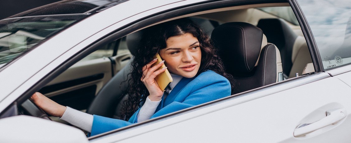 В России хотят увеличить штрафы за пользование телефоном при вождении