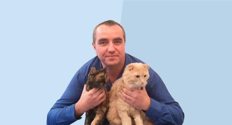 Бизнесмен продал машину ради пересадки почки кошке. Теперь он открывает свою ветклинику