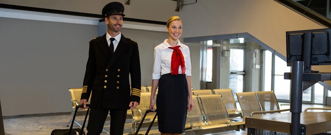 Пассажиру назначили штраф на 3 млн рублей за то, что заглянул под юбку стюардессе
