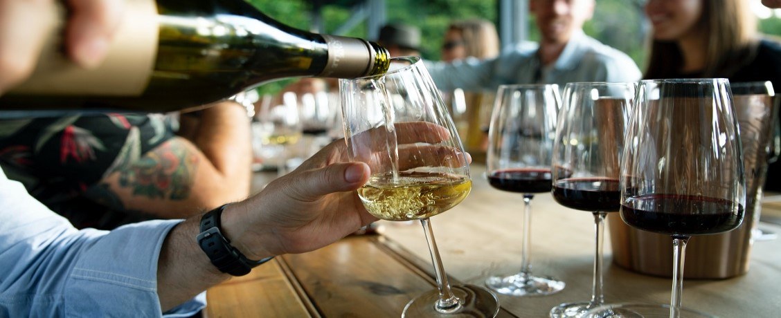 Цены на вина попадут под госрегулирование: как именно подорожает спиртное