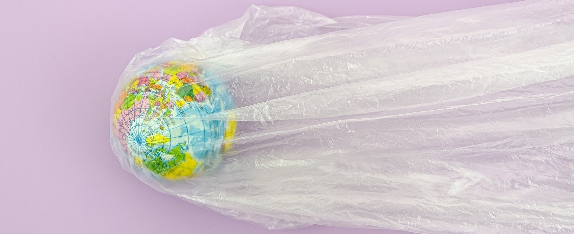Бельгийские специалисты доказали, что пластиковый пакет самый экологичный