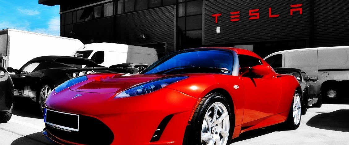 Капитализация компании Tesla впервые превысила 1 трлн долларов