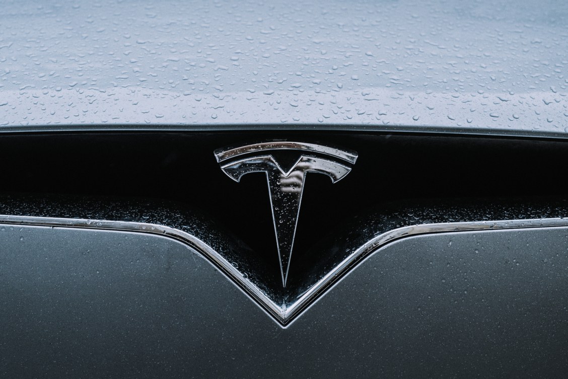 Акционеры Tesla пытаются отсудить у Илона Маска 13 млрд долларов