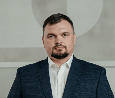 Дмитрий Ефремов, инвестор, основатель инвестиционной платформы Crowd A: