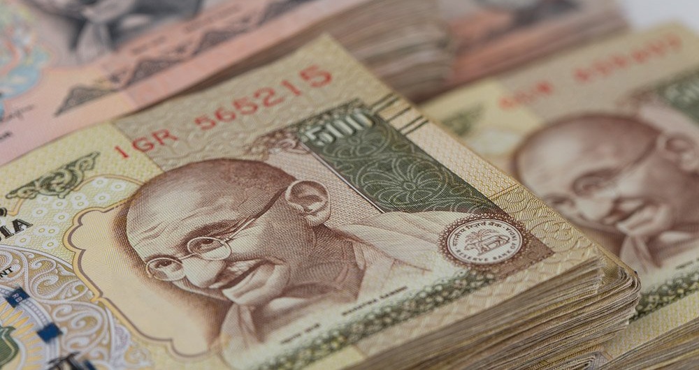 Индия опрокинула рубль: новая причина падения российской валюты
