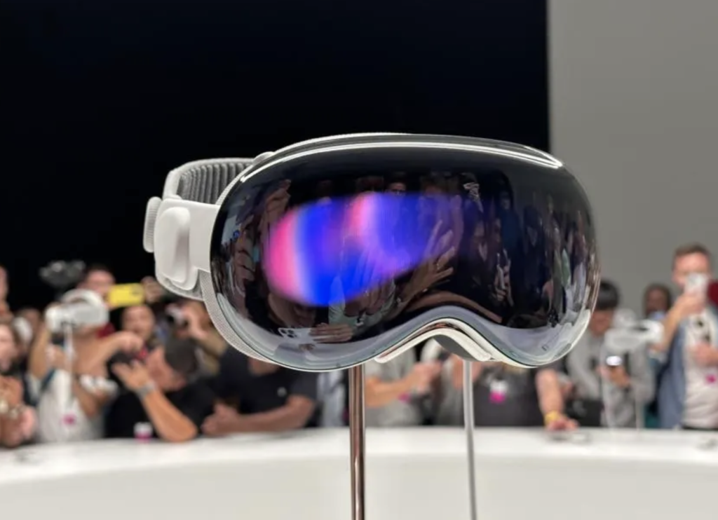 В России начали принимать заказы на VR-очки Apple: почему пока не стоит их покупать - изображение 913