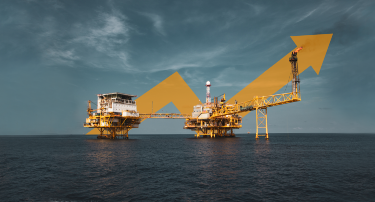 Нефть растет — зарплата нет: как черное золото на самом деле влияет на жизнь в России