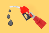 Бензин дорожает и исчезает: что происходит с ценами и дефицитом топлива в России