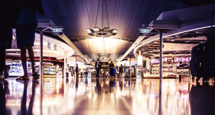 Правительство намерено разрешить продажу спиртного в duty free внутренних рейсов - изображение 786